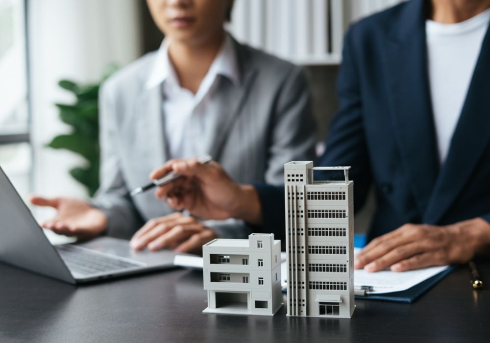 Real estate agents bardia